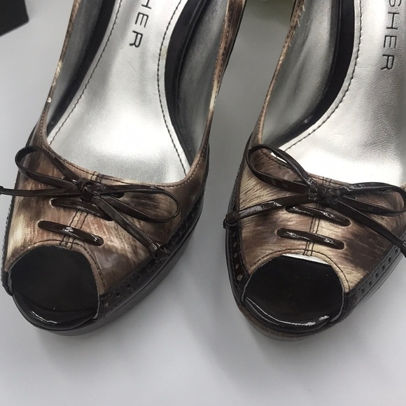 Marc FISHER LEOPARD PRINT OPEN TOE HIGH HEEL SHOES - Picture 2 of 6